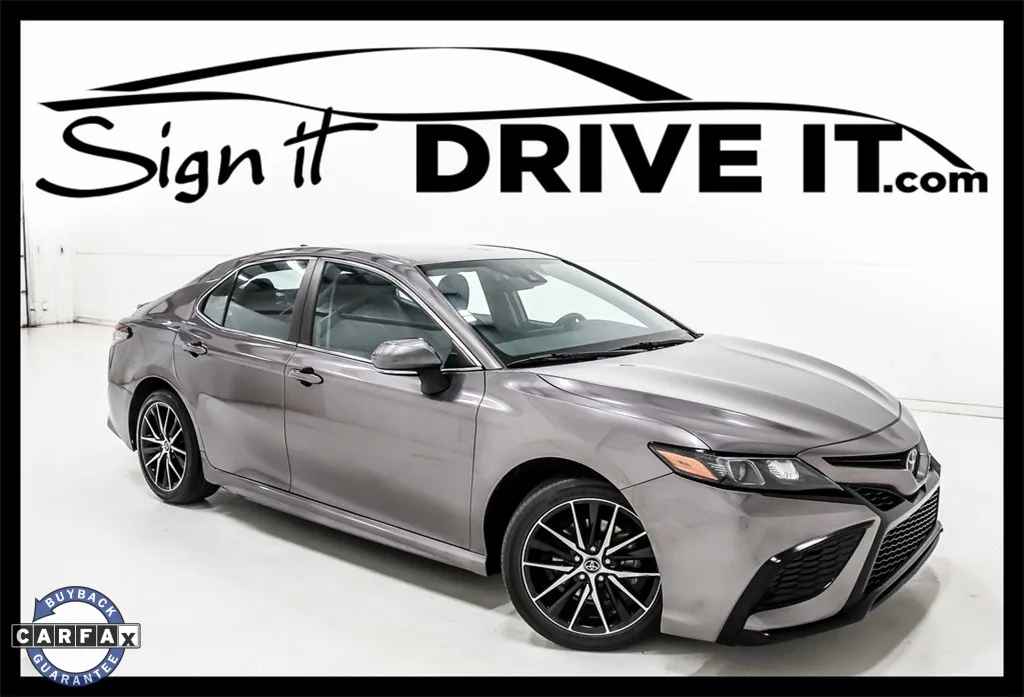 Gray 2022 Toyota Camry SE for sale in Denton, TX
