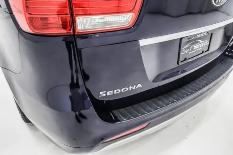 More photos of 2018 Kia Sedona SX Limited at Sign It Drive It, TX