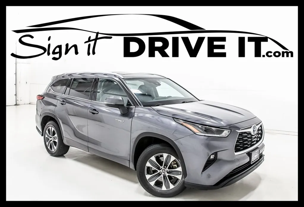 Gray 2021 Toyota Highlander Hybrid XLE for sale in Denton, TX