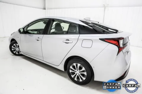 More photos of 2022 Toyota Prius L at Sign It Drive It, TX