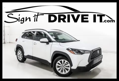White 2023 Toyota Corolla Cross LE for sale in Denton, TX