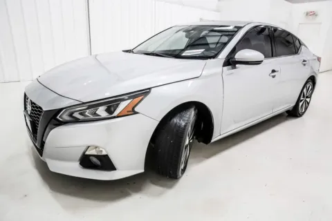 Photos of 2020 Nissan Altima 2.5 SL for sale in Denton, TX at Sign It Drive It