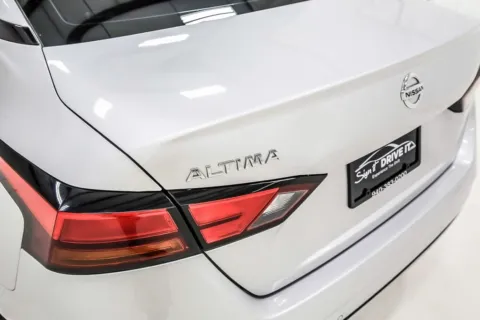 More photos of 2020 Nissan Altima 2.5 SL at Sign It Drive It, TX