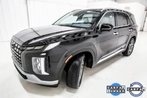Photos of 2023 Hyundai Palisade Limited for sale in Denton, TX at Sign It Drive It