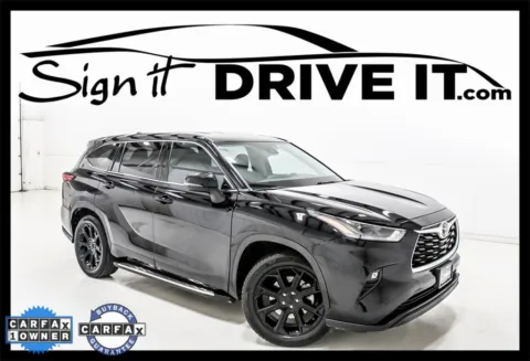 Black 2022 Toyota Highlander LE for sale in Denton, TX