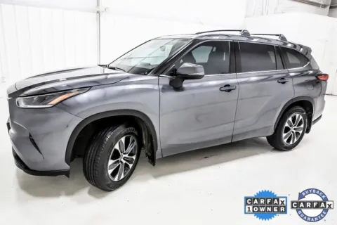 Another view of 2021 Toyota Highlander XLE for sale in Denton, TX at Sign It Drive It