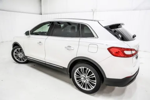 More photos of 2016 Lincoln MKX Reserve at Sign It Drive It, TX