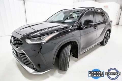 Photos of 2024 Toyota Highlander XSE for sale in Denton, TX at Sign It Drive It