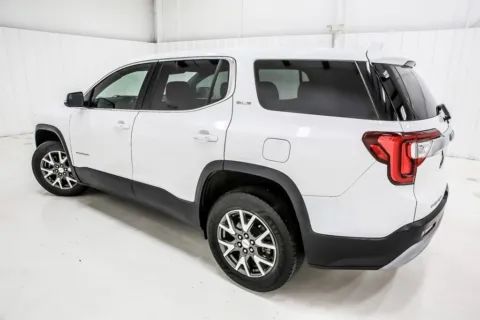 More photos of 2020 GMC Acadia SLE at Sign It Drive It, TX