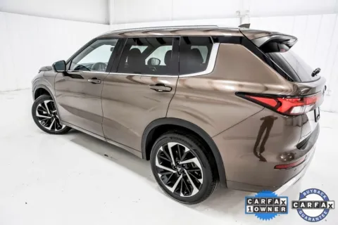 More photos of 2022 Mitsubishi Outlander SEL at Sign It Drive It, TX
