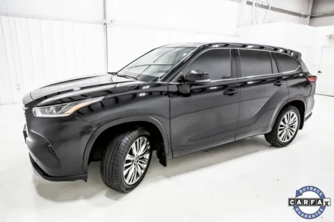 Another view of 2022 Toyota Highlander Platinum for sale in Denton, TX at Sign It Drive It