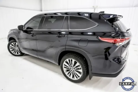 More photos of 2022 Toyota Highlander Platinum at Sign It Drive It, TX