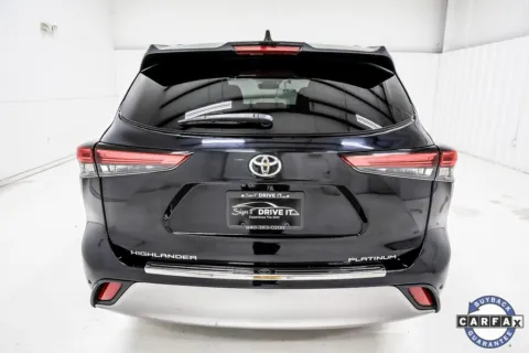 More photos of 2022 Toyota Highlander Platinum at Sign It Drive It, TX