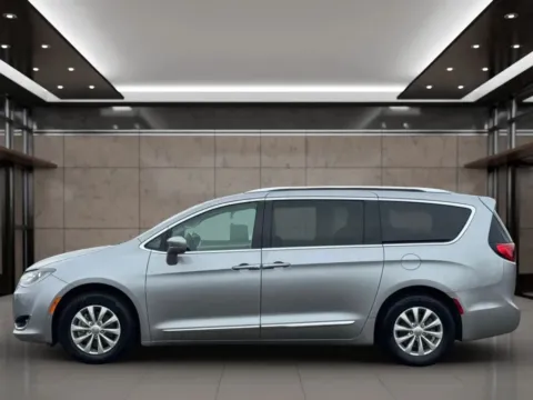 Photos of 2019 Chrysler Pacifica Touring L Minivan 4D for sale in Dallas, OR at Synergize Auto LLC