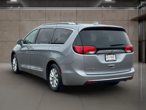 Another view of 2019 Chrysler Pacifica Touring L Minivan 4D for sale in Dallas, OR at Synergize Auto LLC