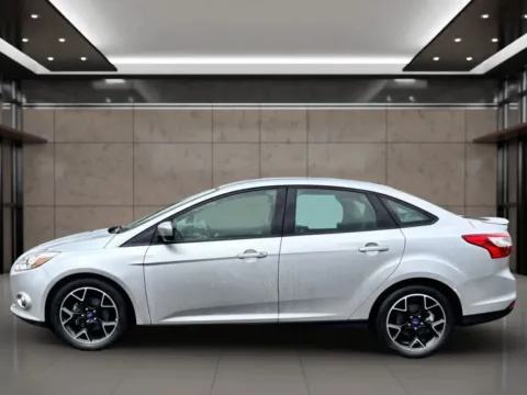 Photos of 2012 Ford Focus SE Sedan 4D for sale in Dallas, OR at Synergize Auto LLC