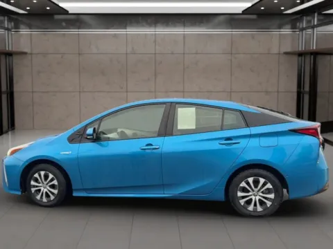 Another view of 2019 Toyota Prius LE Hatchback 4D for sale in Dallas, OR at Synergize Auto LLC