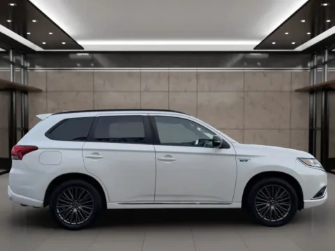 More photos of 2022 Mitsubishi Outlander PHEV LE Sport Utility 4D at Synergize Auto LLC, OR