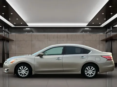 Another view of 2015 Nissan Altima 2.5 S Sedan 4D for sale in Dallas, OR at Synergize Auto LLC