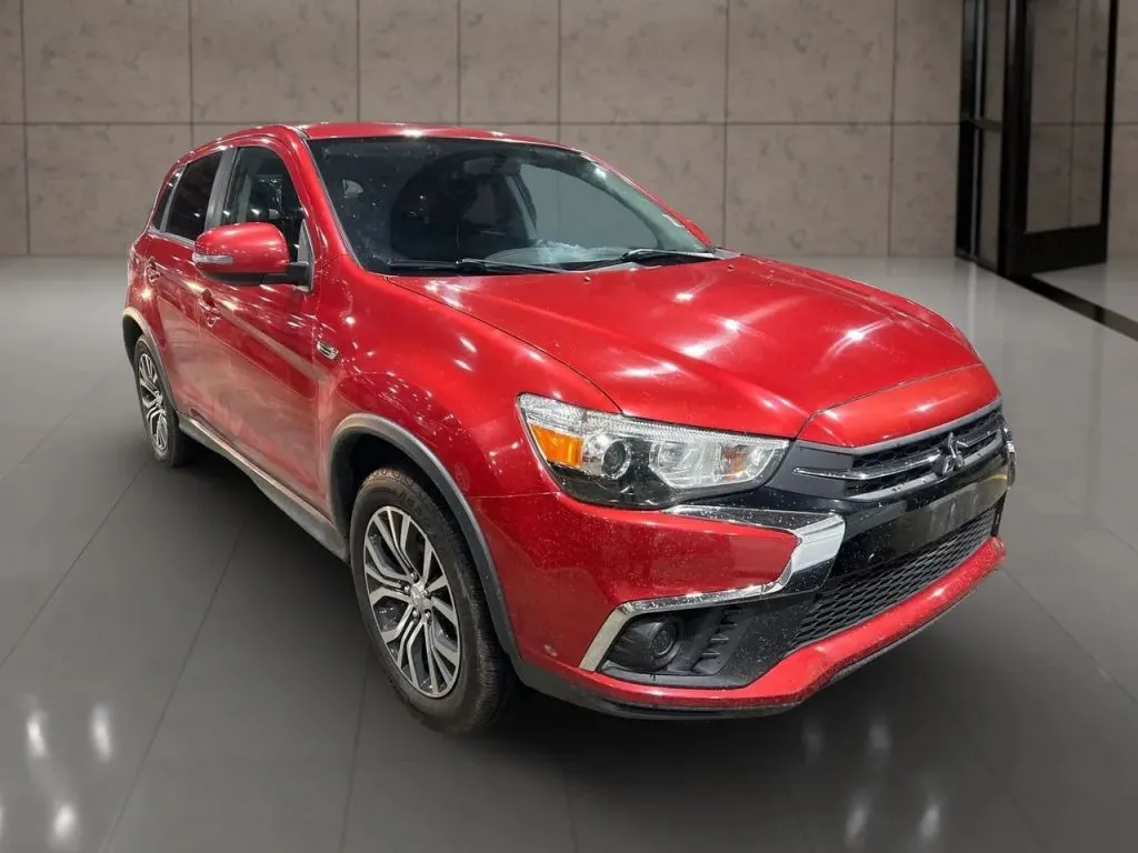 2018 Mitsubishi Outlander Sport ES's photo