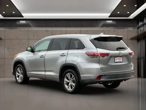 More photos of 2014 Toyota Highlander XLE Sport Utility 4D at Synergize Auto LLC, OR
