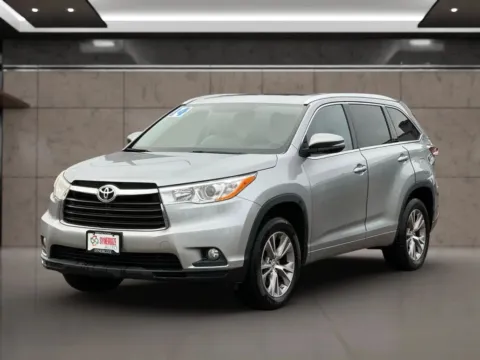 Black 2014 Toyota Highlander XLE Sport Utility 4D for sale in Dallas, OR