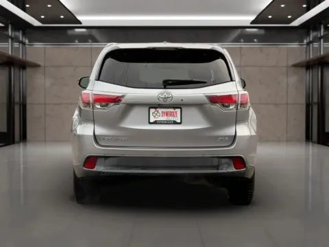 More photos of 2014 Toyota Highlander XLE Sport Utility 4D at Synergize Auto LLC, OR