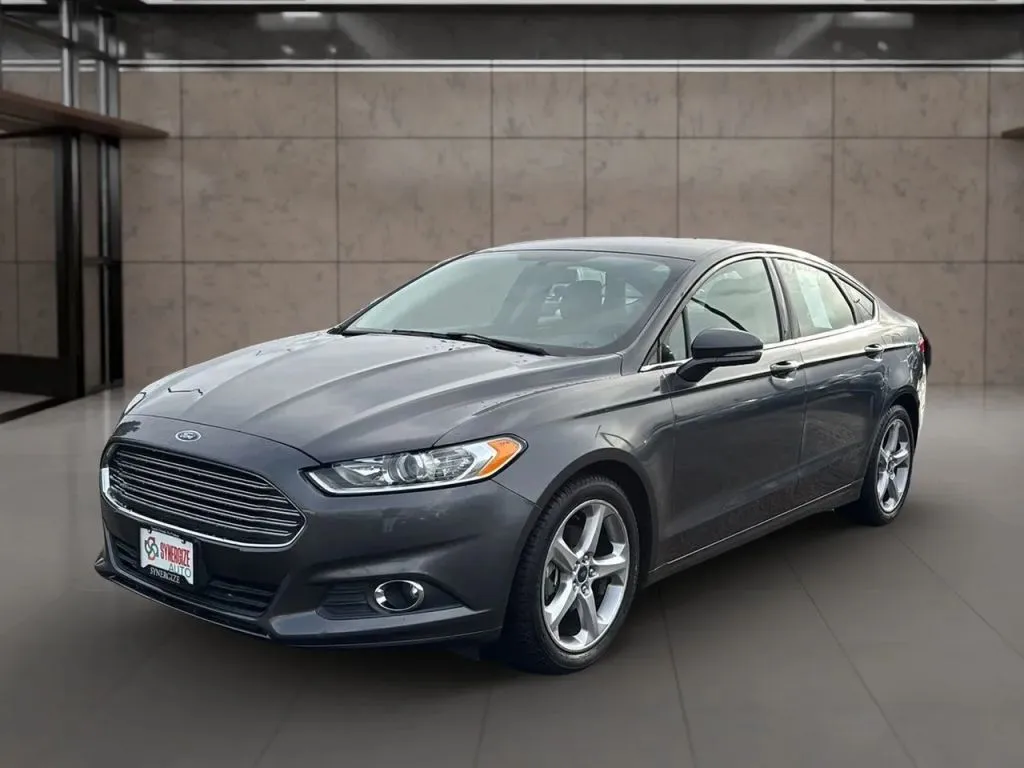 2015 Ford Fusion SE's photo