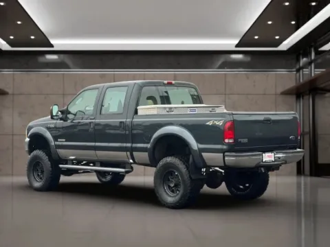 Another view of 2004 FORD F250 CREW CAB XLT 4 DOOR P/UP 5.4L V8 for sale in Dallas, OR at Synergize Auto LLC