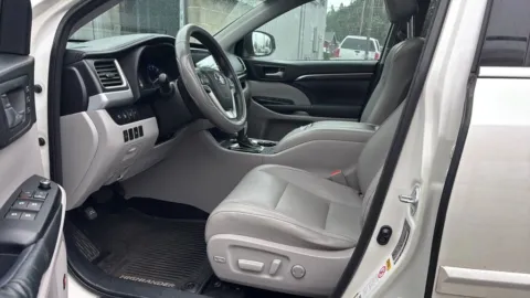 More photos of 2014 Toyota Highlander Limited Sport Utility 4D at Synergize Auto LLC, OR