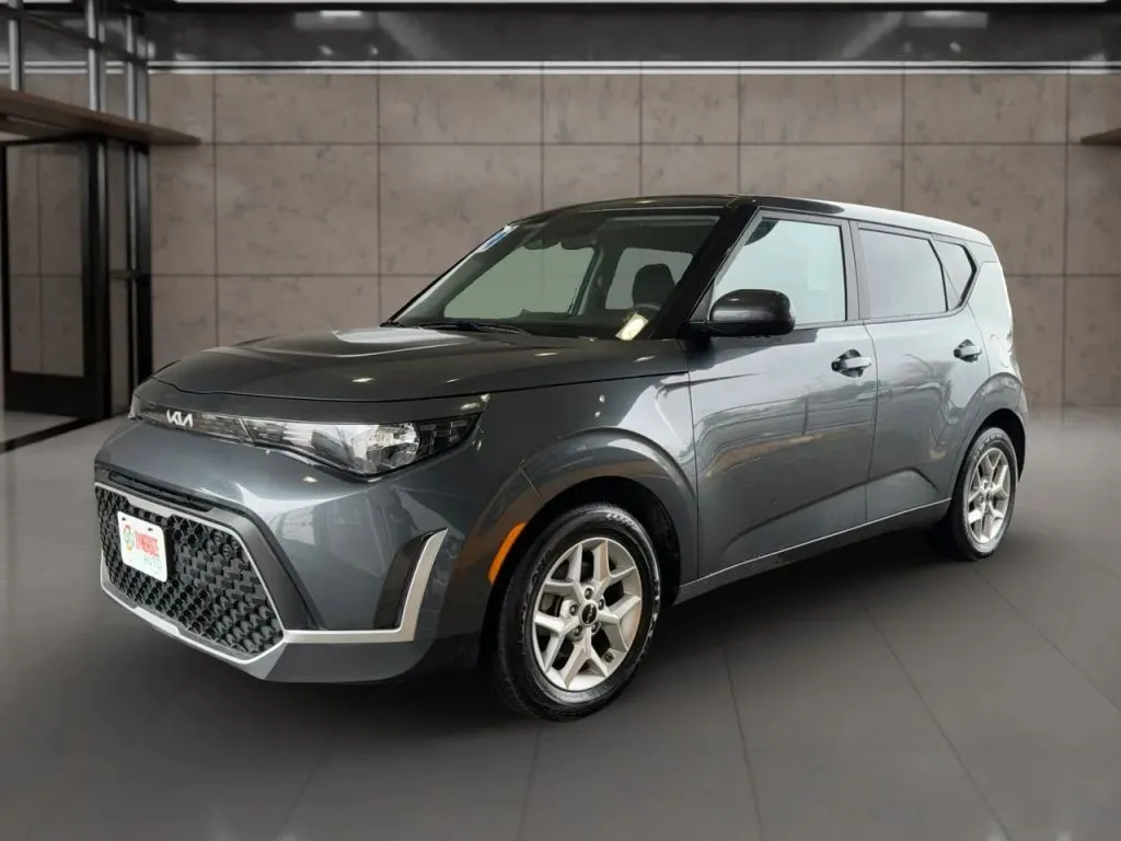 2024 Kia Soul LX's photo