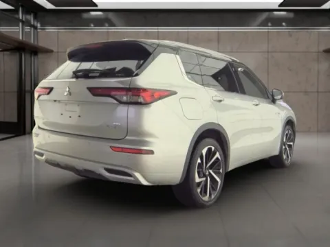 More photos of 2025 Mitsubishi Outlander PHEV SEL Black Edition Sport Utility 4D at Synergize Auto LLC, OR