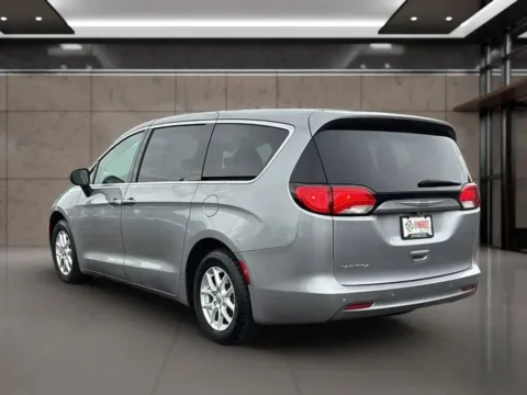 Another view of 2018 Chrysler Pacifica LX Minivan 4D for sale in Dallas, OR at Synergize Auto LLC
