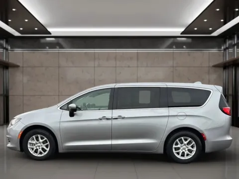 Photos of 2018 Chrysler Pacifica LX Minivan 4D for sale in Dallas, OR at Synergize Auto LLC