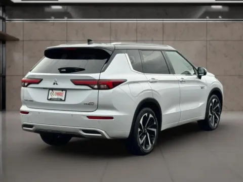 More photos of 2023 Mitsubishi Outlander PHEV SEL Sport Utility 4D at Synergize Auto LLC, OR