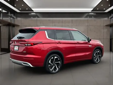 More photos of 2023 Mitsubishi Outlander PHEV SEL Sport Utility 4D at Synergize Auto LLC, OR