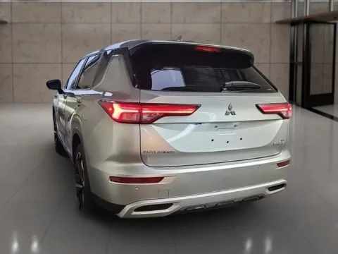 Photos of 2023 Mitsubishi Outlander PHEV SE Sport Utility 4D for sale in Dallas, OR at Synergize Auto LLC