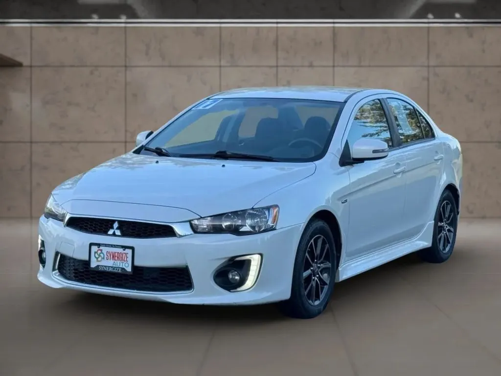 2017 Mitsubishi Lancer ES's photo