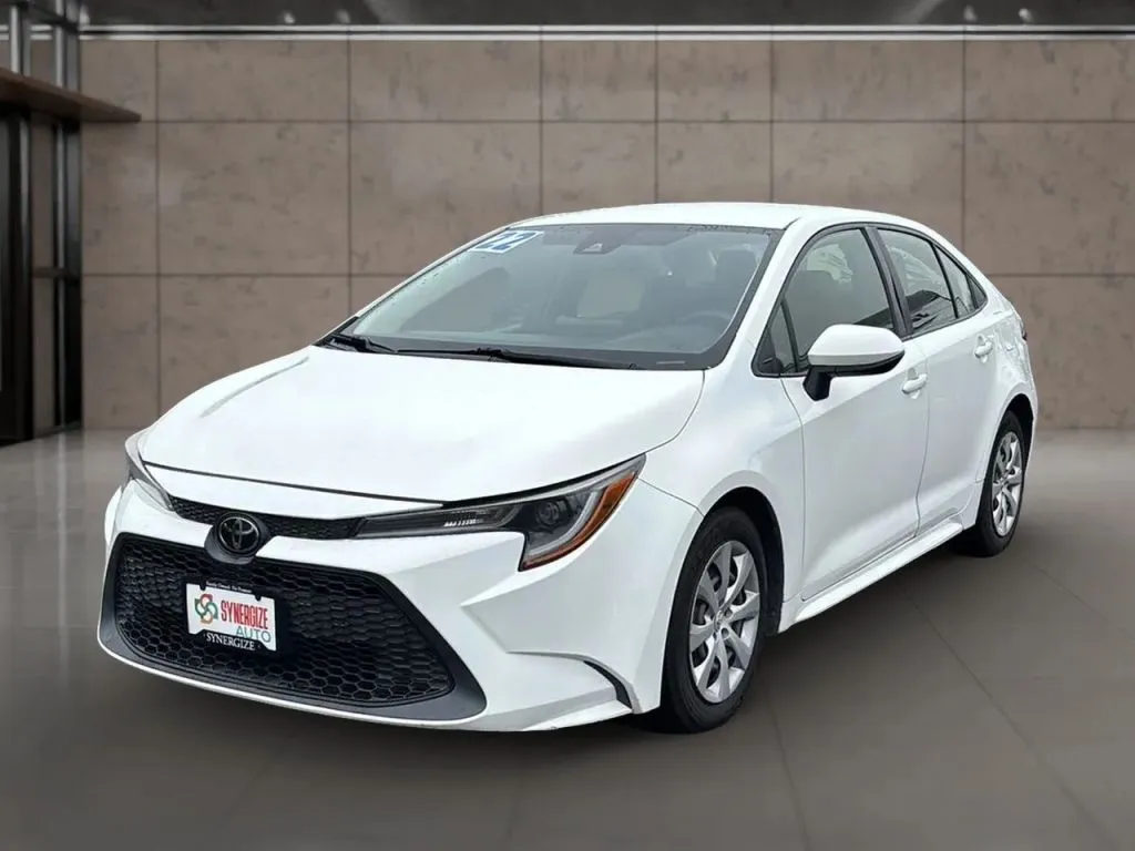 2022 Toyota Corolla LE's photo