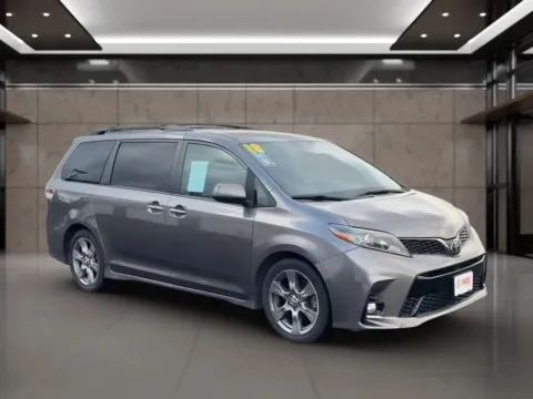 Photos of 2018 Toyota Sienna SE Premium Minivan 4D for sale in Dallas, OR at Synergize Auto LLC