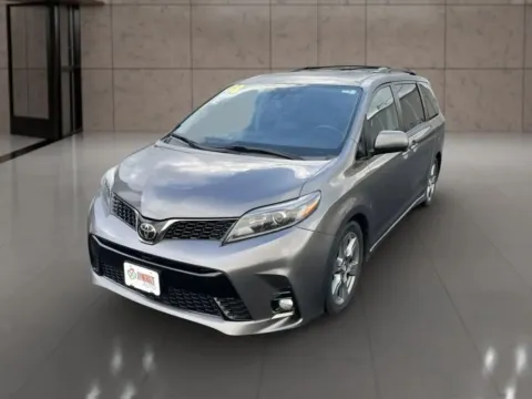 Gray 2018 Toyota Sienna SE Premium Minivan 4D for sale in Dallas, OR