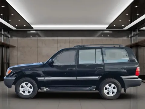 More photos of 2000 Toyota Land Cruiser Sport Utility 4D at Synergize Auto LLC, OR