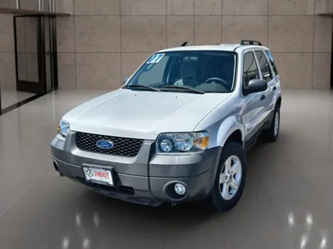 White 2007 Ford Escape Hybrid Sport Utility 4D for sale in Dallas, OR