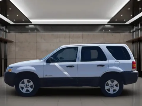 More photos of 2006 Ford Escape Hybrid Sport Utility 4D at Synergize Auto LLC, OR