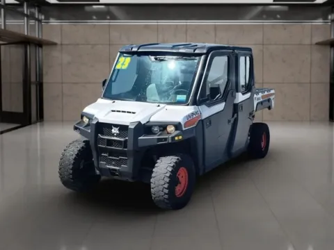 White 2023 BOBCAT UV34XL for sale in Dallas, OR