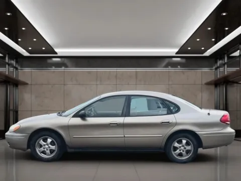 More photos of 2005 Ford Taurus SE Sedan 4D at Synergize Auto LLC, OR