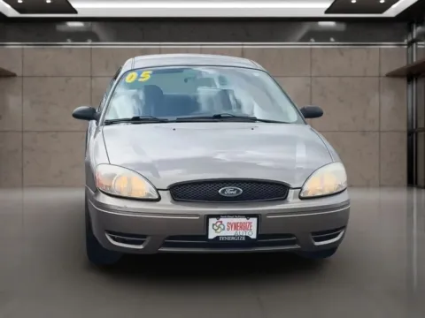 Another view of 2005 Ford Taurus SE Sedan 4D for sale in Dallas, OR at Synergize Auto LLC