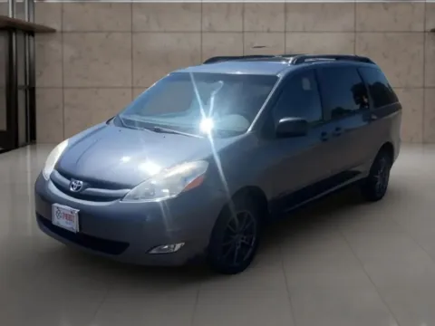 More photos of 2006 Toyota Sienna XLE Minivan 4D at Synergize Auto LLC, OR