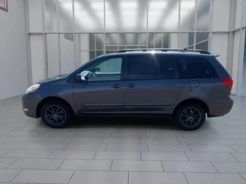 More photos of 2006 Toyota Sienna XLE Minivan 4D at Synergize Auto LLC, OR