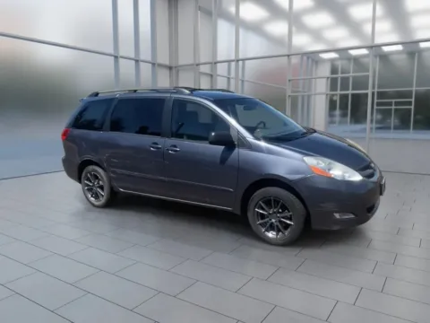Photos of 2006 Toyota Sienna XLE Minivan 4D for sale in Dallas, OR at Synergize Auto LLC